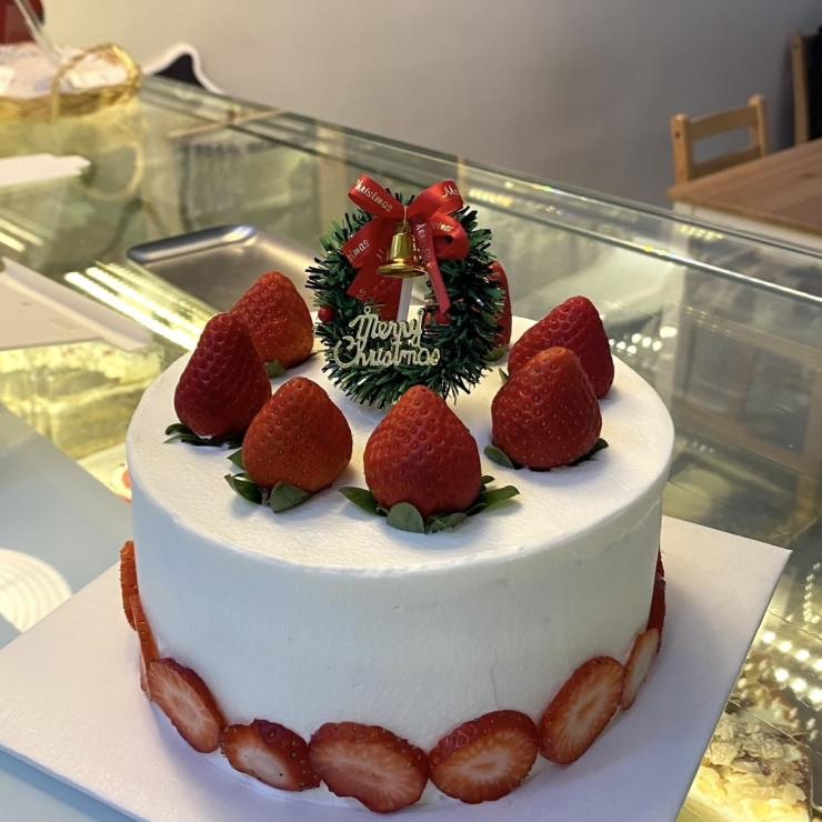 草莓香緹布丁戚風